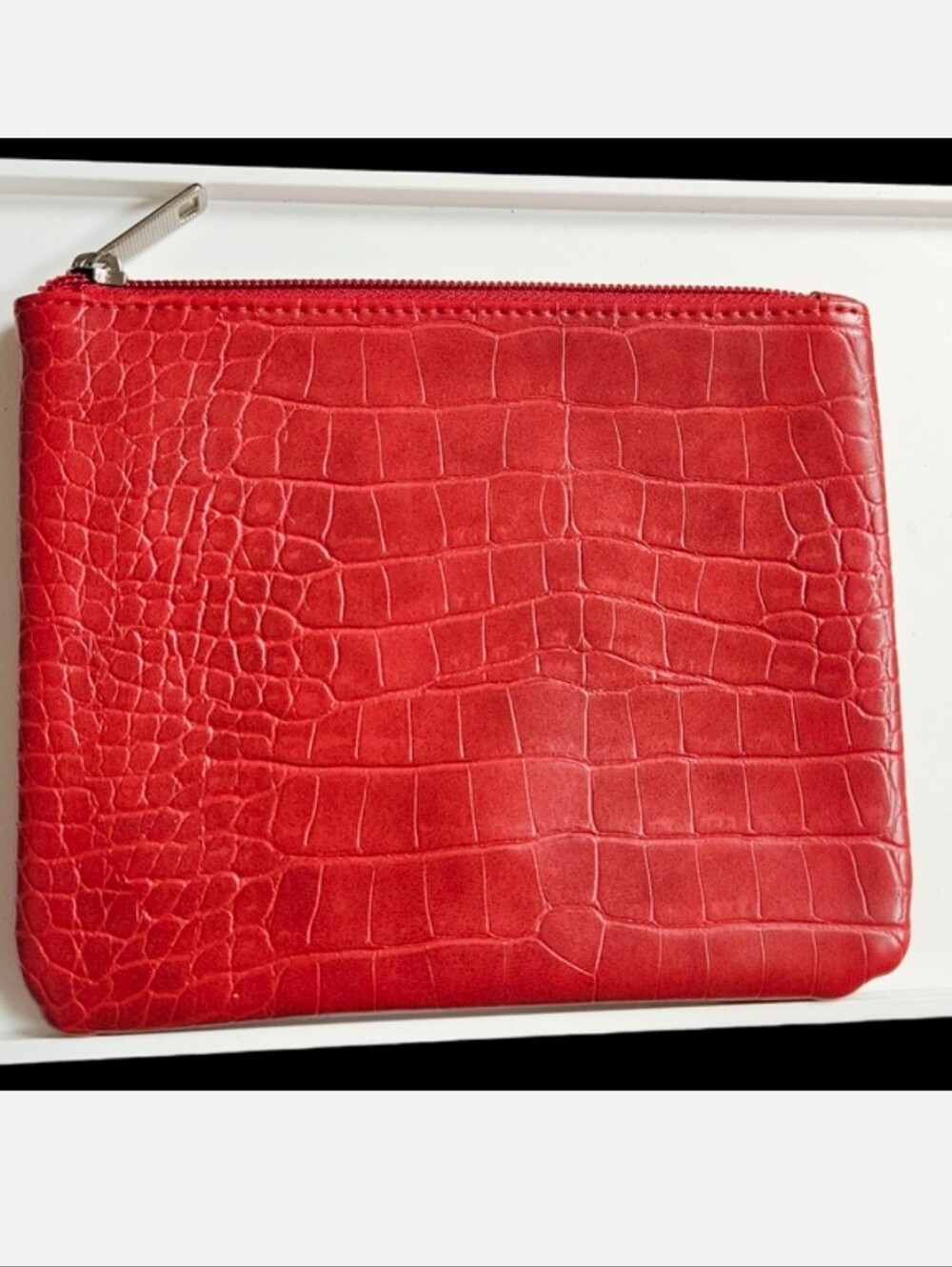 NWT DEEP RED FAUX LEATHER CROCODILE TEXTURED ZIPPER CLUTCH!